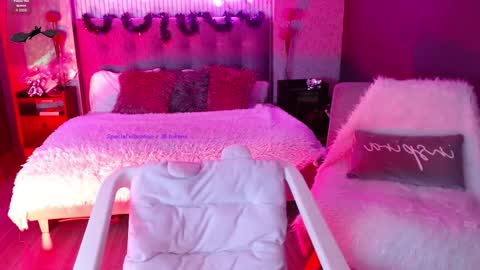 JADE online show from October 12, 8:41 pm