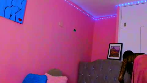 Snapshot of jade_watson19 chatting on May 21, 8:27 pm Jade Watson online show from May 21, 8:27 pm