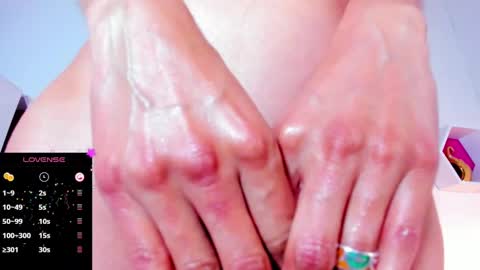 Snapshot of jade_white_ chatting on December 24, 3:05 pm jade white online show from December 24, 3:05 pm