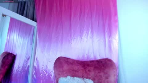 Snapshot of jade_white_ chatting on January 29, 12:56 pm jade white online show from January 29, 12:56 pm