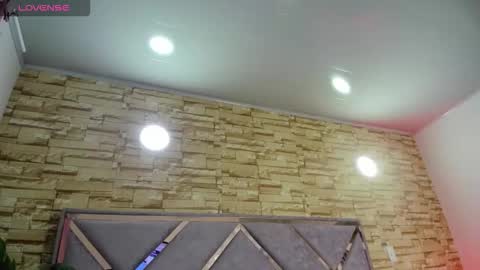 jade white  online show from January 19, 1:04 pm