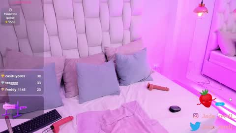 Jade Red  online show from January 7, 10:22 am