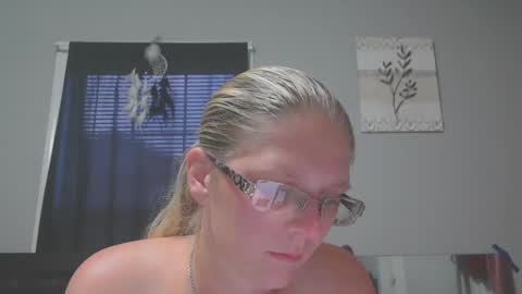 Snapshot of jadeluv chatting on June 9, 12:55 am JadeLuv online show from June 9, 12:55 am