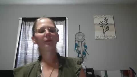 Snapshot of jadeluv chatting on June 19, 5:28 pm JadeLuv online show from June 19, 5:28 pm