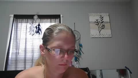 Snapshot of jadeluv chatting on June 28, 4:57 pm JadeLuv online show from June 28, 4:57 pm