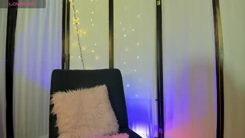 Jade Mills online show from April 12, 7:41 pm