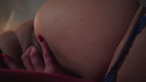 Snapshot of jadeperez_ chatting on January 17, 6:47 am Jade online show from January 17, 6:47 am