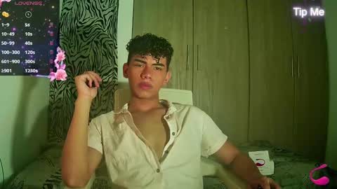 Snapshot of jaedasky_ chatting on December 5, 3:37 am javi15 online show from December 5, 3:37 am