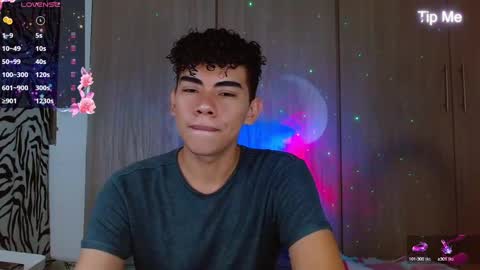 Snapshot of jaedasky_ chatting on December 11, 6:36 am javi15 online show from December 11, 6:36 am