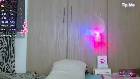 Snapshot of jaedasky_ chatting on December 11, 9:41 am javi15 online show from December 11, 9:41 am