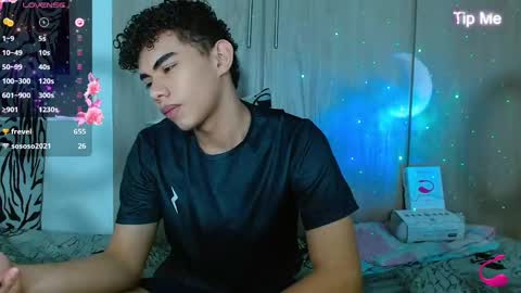 Snapshot of jaedasky_ chatting on December 13, 9:24 am javi15 online show from December 13, 9:24 am