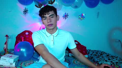 Snapshot of jaedasky_ chatting on December 26, 3:49 am javi15 online show from December 26, 3:49 am