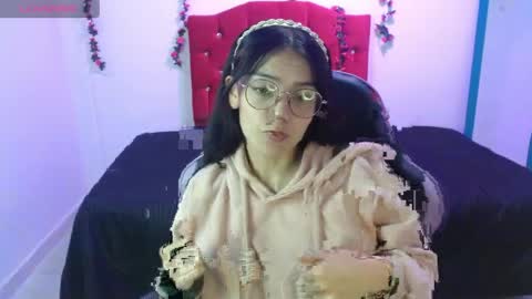 Snapshot of jaide387017 chatting on May 1, 8:35 pm jaide387017 online show from May 1, 8:35 pm