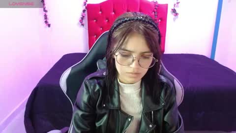 Snapshot of jaide387017 chatting on May 25, 8:59 pm jaide387017 online show from May 25, 8:59 pm