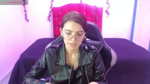 Snapshot of jaide387017 chatting on May 26, 9:00 pm jaide387017 online show from May 26, 9:00 pm