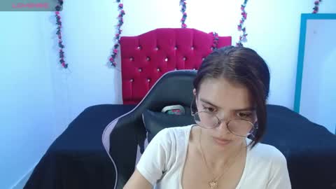 Snapshot of jaide387017 chatting on May 27, 10:07 pm jaide387017 online show from May 27, 10:07 pm
