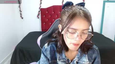 jaide412638 online show from May 22, 9:31 pm