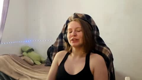 jaimeeosendorf online show from April 14, 7:03 am