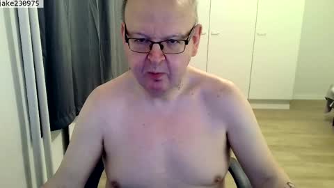 Jake2309 online show from April 4, 6:27 pm