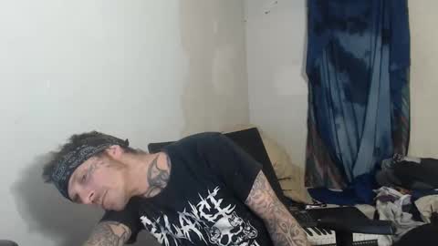 showingitoff online show from September 12, 3:28 am