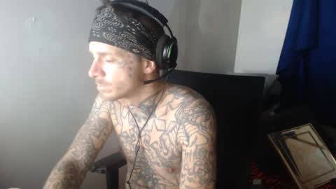 showingitoff online show from October 3, 1:46 am