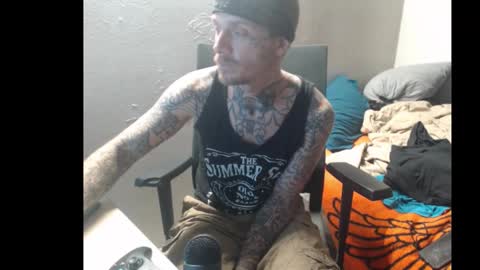 showingitoff online show from October 18, 8:42 pm