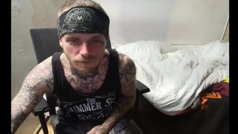 showingitoff online show from February 24, 4:43 am