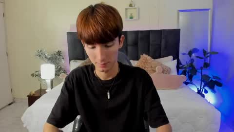 Snapshot of jake_evanss_ chatting on April 24, 2:08 pm JAKE online show from April 24, 2:08 pm