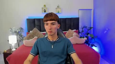 Snapshot of jake_evanss_ chatting on May 1, 2:43 pm JAKE online show from May 1, 2:43 pm