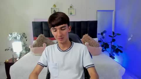 Snapshot of jake_evanss_ chatting on May 11, 4:04 pm JAKE online show from May 11, 4:04 pm