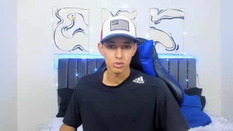 Hi guys im new 3 online show from December 11, 8:07 pm