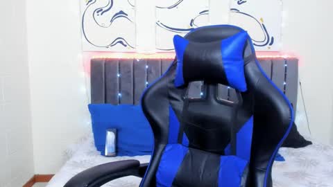 Hi guys im new 3 online show from December 24, 4:11 am