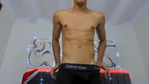 Hi guys im new 3 online show from December 28, 12:04 am