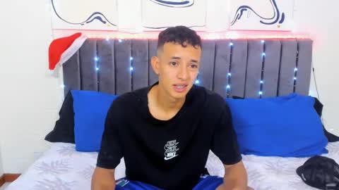 Hi guys im new 3 online show from December 28, 5:57 pm