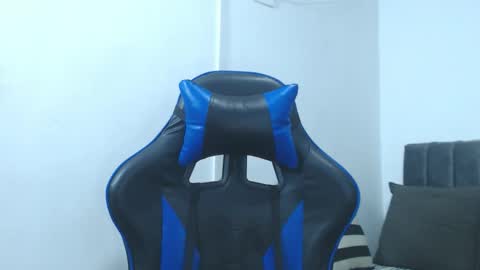 Hi guys im new 3 online show from February 6, 4:39 am