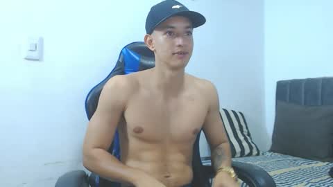 Hi guys im new 3 online show from March 14, 12:06 am