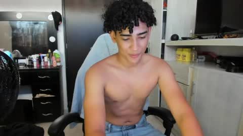 Snapshot of jake_willianss chatting on July 22, 2:42 pm jake willianss online show from July 22, 2:42 pm