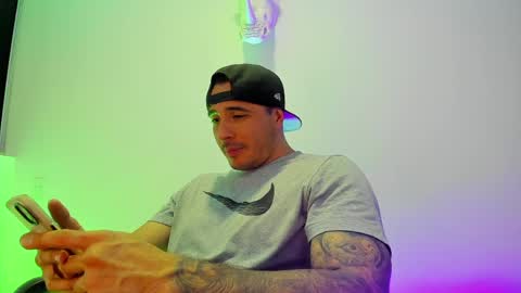 jakestone_1 online show from April 7, 8:42 pm