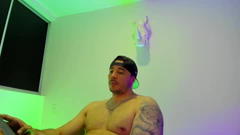 jakestone_1 online show from April 10, 7:29 pm