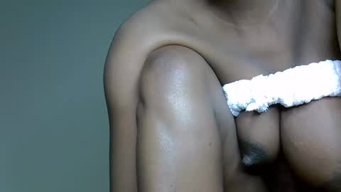 Snapshot of jalie_petite256 chatting on September 19, 9:00 am immy the great online show from September 19, 9:00 am