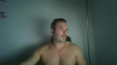 Snapshot of jam3s5959 chatting on April 28, 10:15 pm jam3s5959 online show from April 28, 10:15 pm