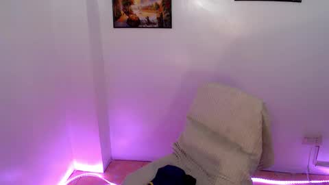 Snapshot of jam_bigcock69 chatting on April 28, 2:27 am Jam online show from April 28, 2:27 am