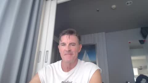 Snapshot of jam_on_it chatting on February 15, 2:37 am JAM online show from February 15, 2:37 am