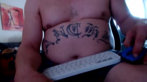 Snapshot of james30cup chatting on January 6, 9:32 pm what you in too online show from January 6, 9:32 pm