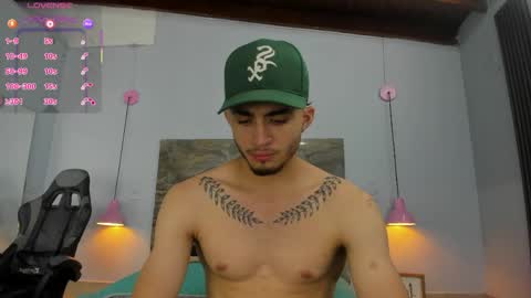 james_06_ online show from May 31, 12:01 pm