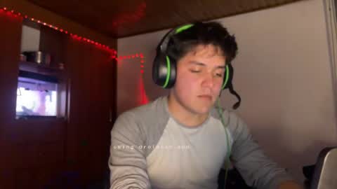 Snapshot of james__taylor21 chatting on February 14, 2:50 am JAMES TAYLOR online show from February 14, 2:50 am