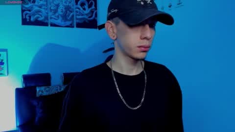 Snapshot of james_adamss_ chatting on November 22, 12:26 pm james_adamss_ online show from November 22, 12:26 pm