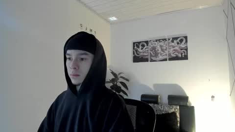 Snapshot of james_adamss_ chatting on December 5, 12:14 pm james_adamss_ online show from December 5, 12:14 pm