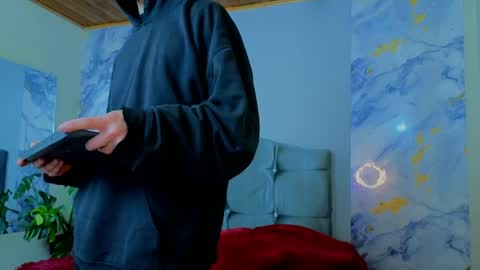 james_adamss_ online show from April 11, 12:09 pm