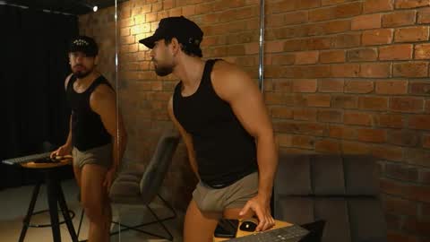 Snapshot of james_axel chatting on May 1, 2:10 pm James Axel online show from May 1, 2:10 pm